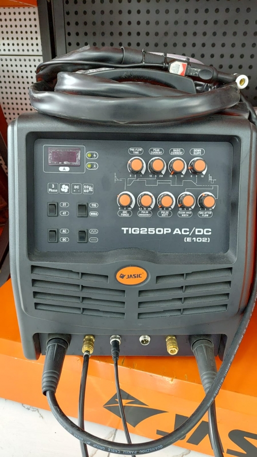 Сварочный инвертор TIG 250P AC/DC (E102)